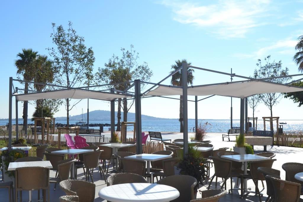 Pour Vous Apartment Meze Luaran gambar