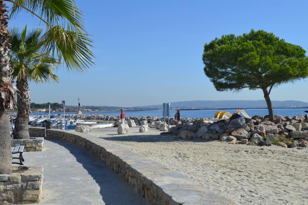 Pour Vous Apartment Meze Luaran gambar