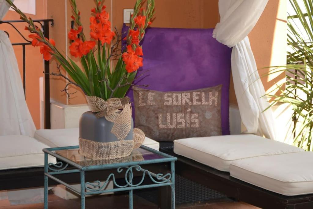 Pour Vous Apartment Meze Luaran gambar